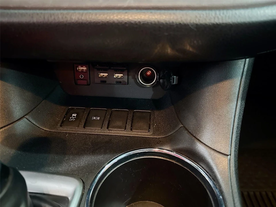 2019 Toyota Highlander - Image 15 of 21