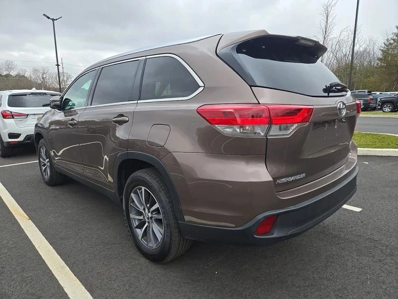 2019 Toyota Highlander - Image 3 of 4