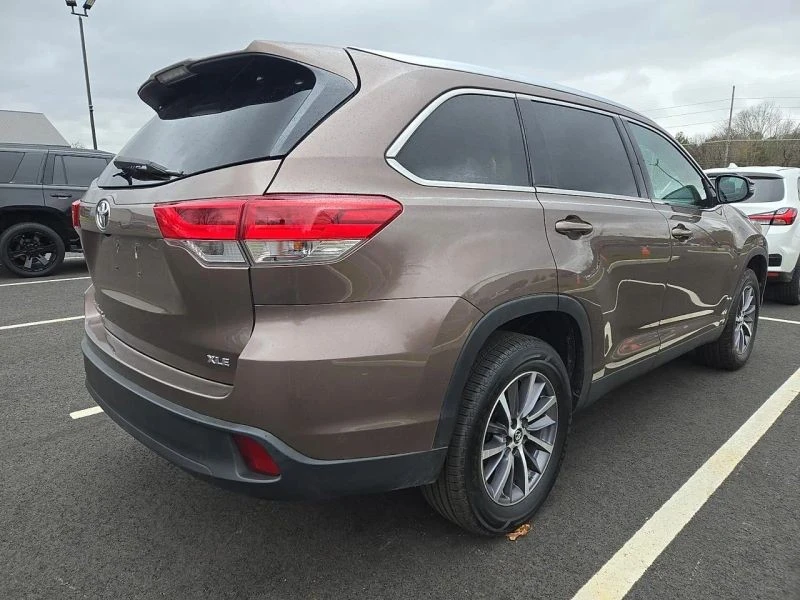 2019 Toyota Highlander - Image 4 of 4