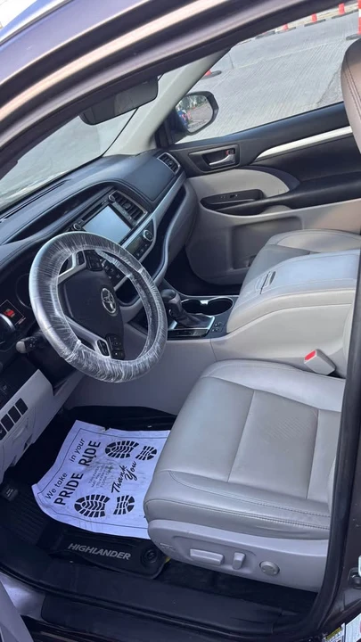 2019 Toyota Highlander - Image 7 of 9