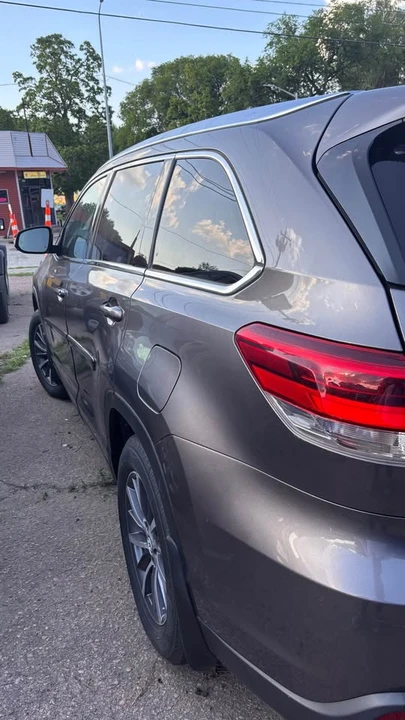 2019 Toyota Highlander - Image 4 of 9