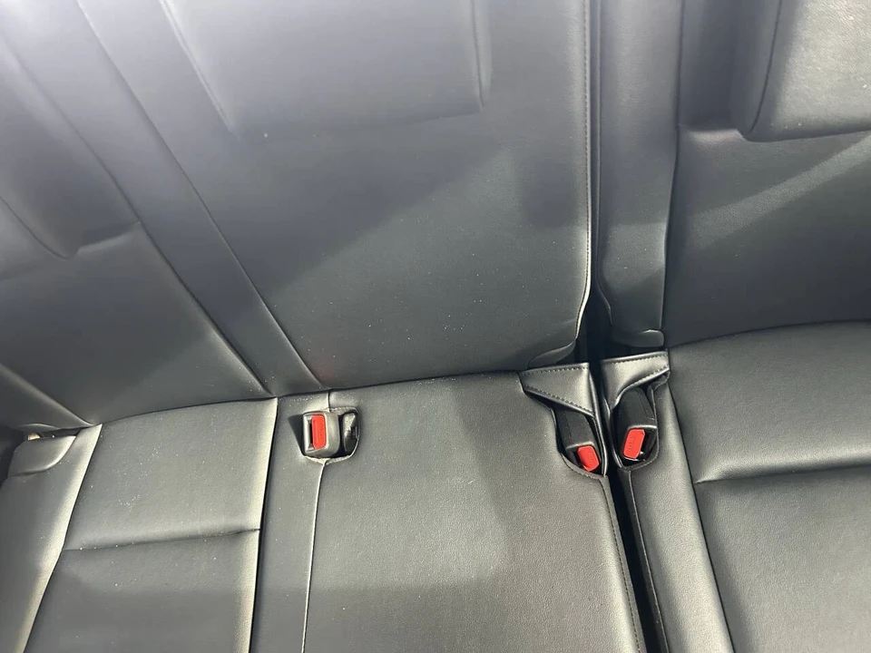 2019 Toyota Highlander - Image 18 of 21