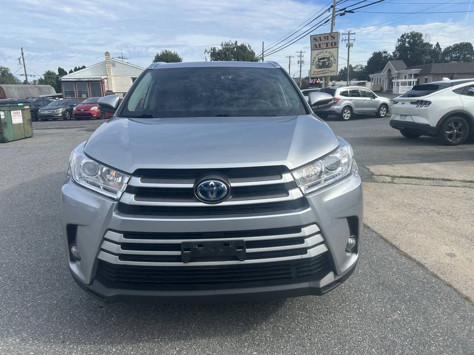2019 Toyota Highlander - Image 2 of 21