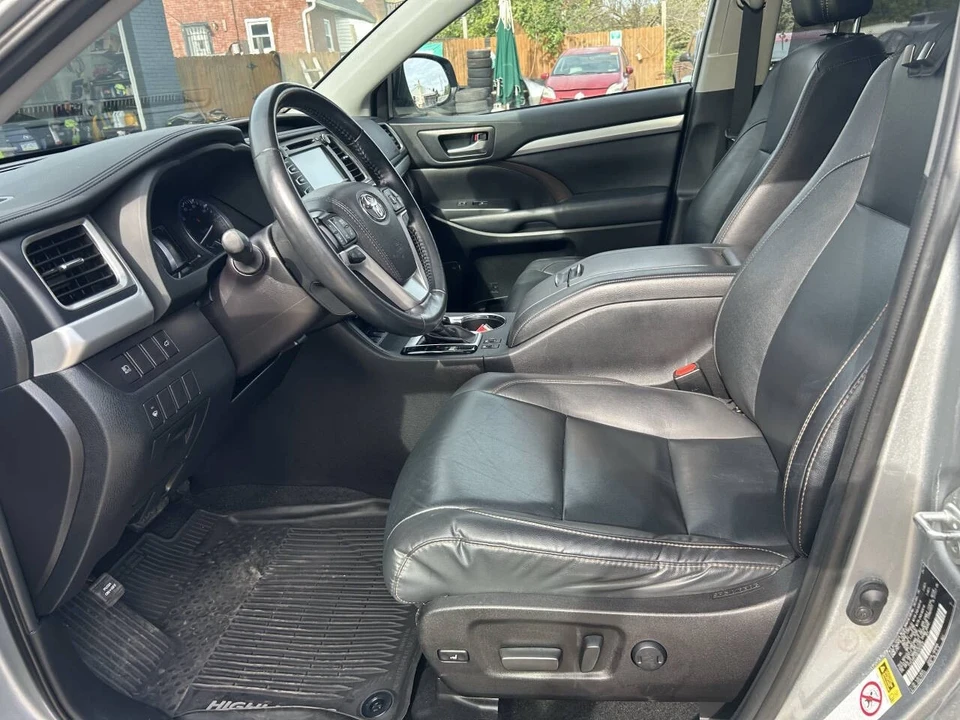 2019 Toyota Highlander - Image 13 of 21