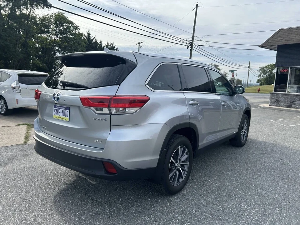 2019 Toyota Highlander - Image 5 of 21