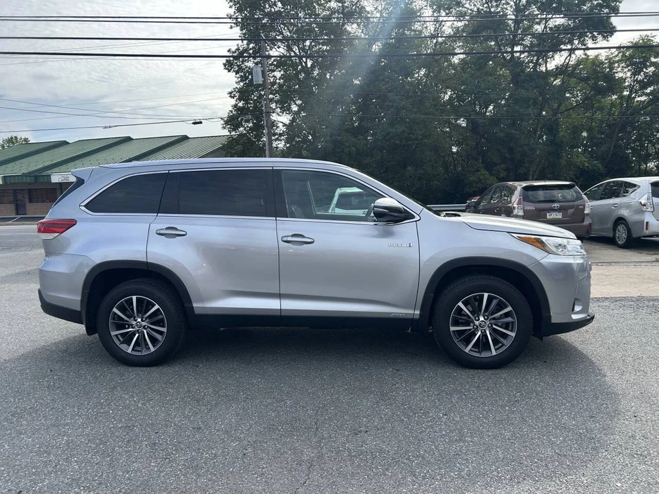 2019 Toyota Highlander - Image 4 of 21