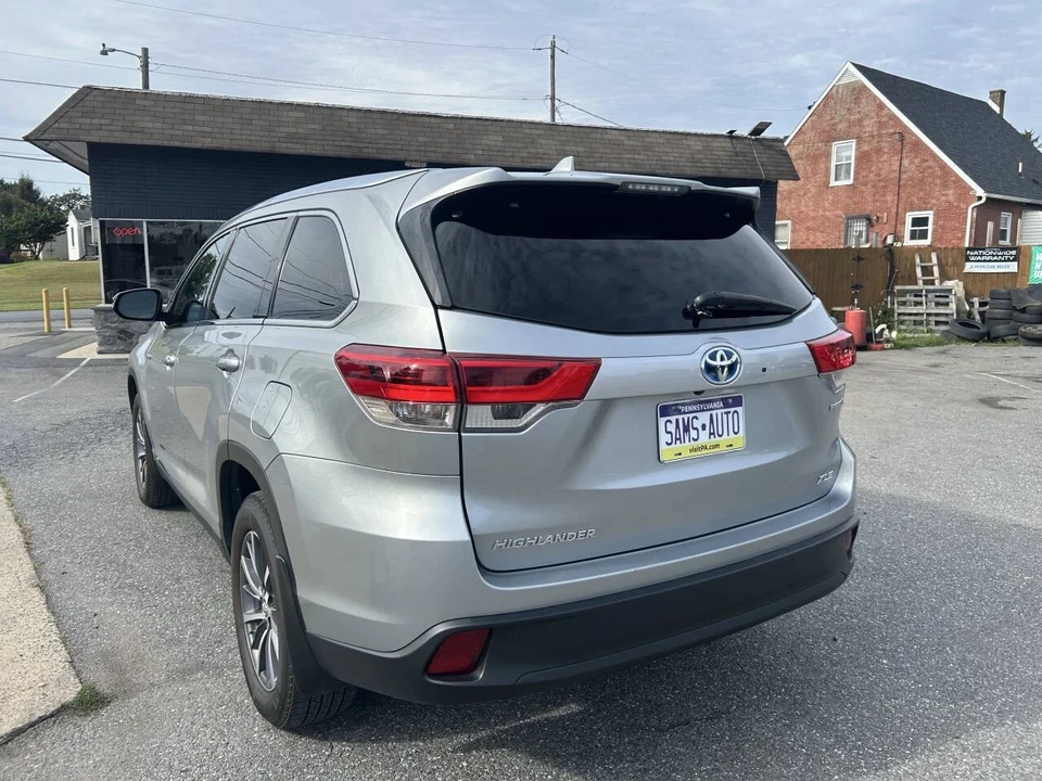 2019 Toyota Highlander - Image 7 of 21