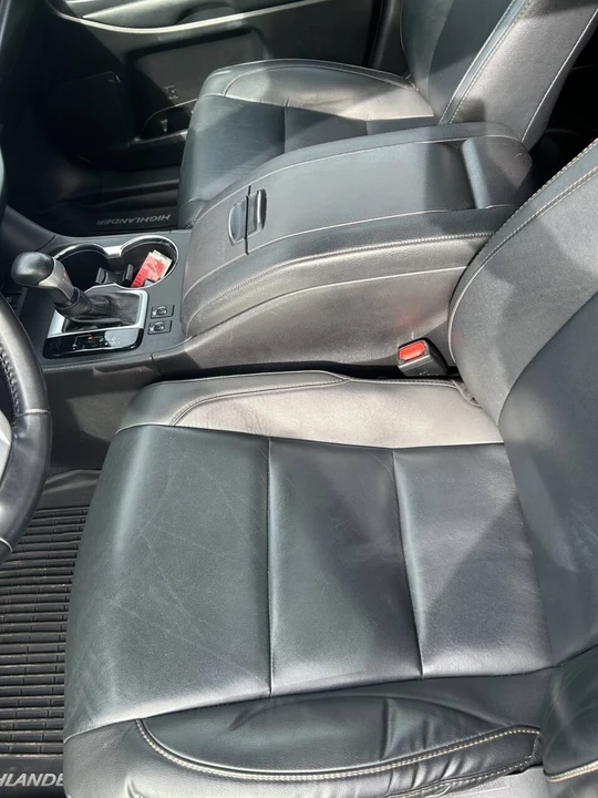 2019 Toyota Highlander - Image 14 of 21