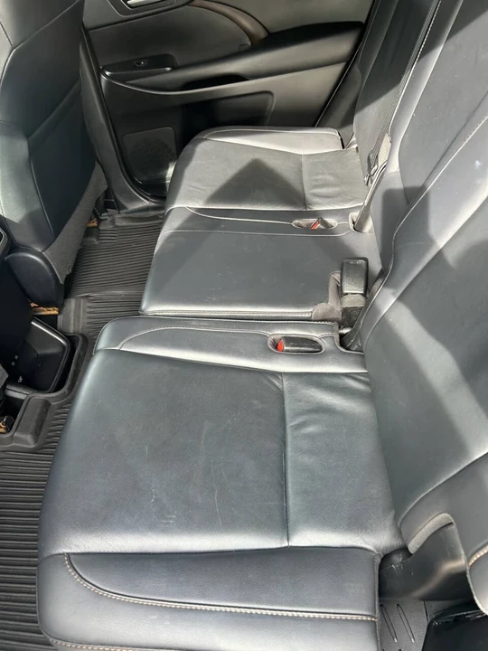 2019 Toyota Highlander - Image 16 of 21