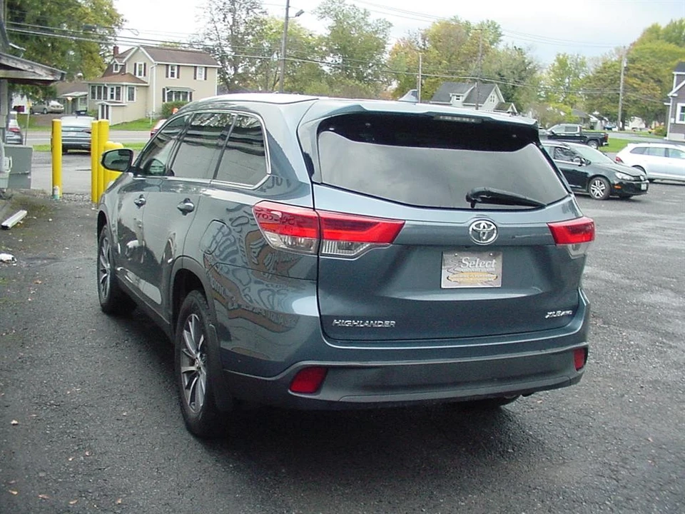 2019 Toyota Highlander - Image 3 of 21