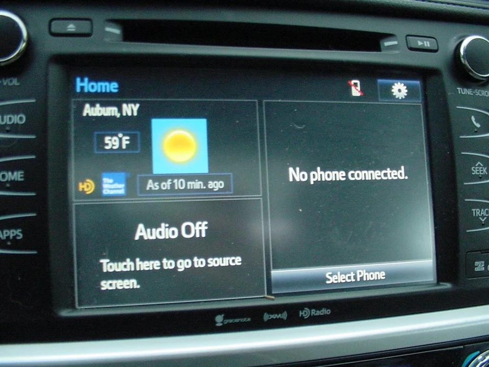 2019 Toyota Highlander - Image 10 of 21