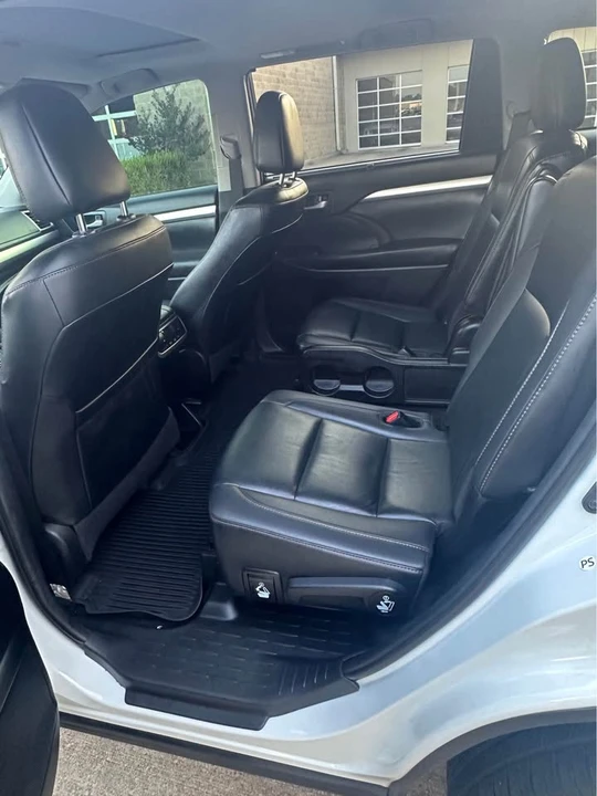 2019 Toyota Highlander - Image 6 of 11