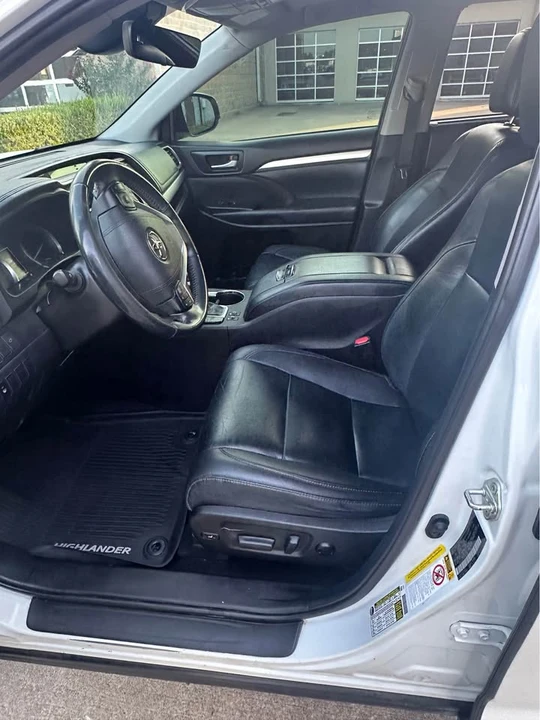 2019 Toyota Highlander - Image 7 of 11