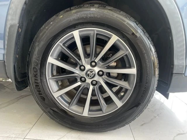 2019 Toyota Highlander - Image 27 of 31