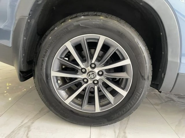 2019 Toyota Highlander - Image 28 of 31