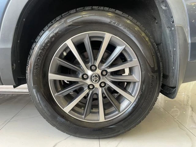 2019 Toyota Highlander - Image 29 of 31
