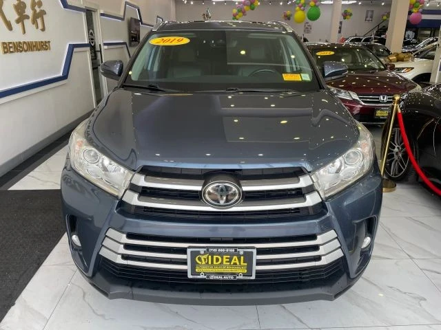 2019 Toyota Highlander - Image 2 of 31