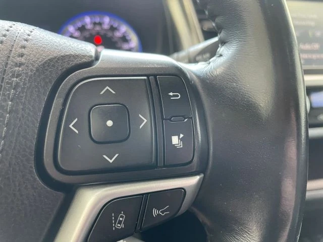 2019 Toyota Highlander - Image 11 of 31