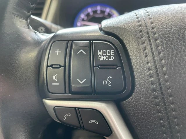 2019 Toyota Highlander - Image 10 of 31