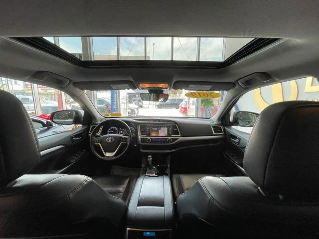 2019 Toyota Highlander - Image 20 of 31