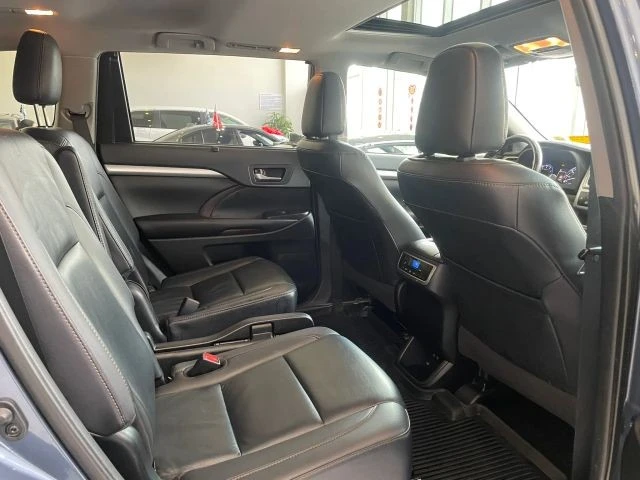2019 Toyota Highlander - Image 23 of 31