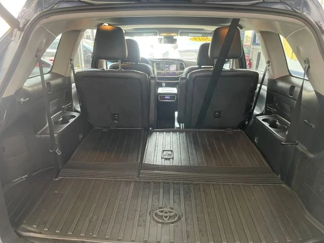 2019 Toyota Highlander - Image 21 of 31
