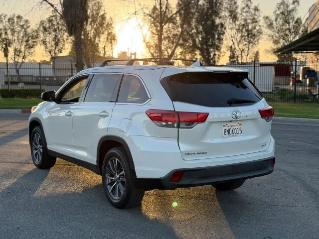 2019 Toyota Highlander - Image 3 of 21