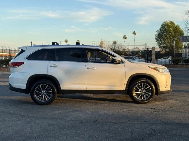 2019 Toyota Highlander - Image 7 of 21