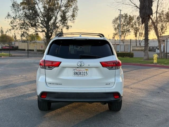 2019 Toyota Highlander - Image 4 of 21