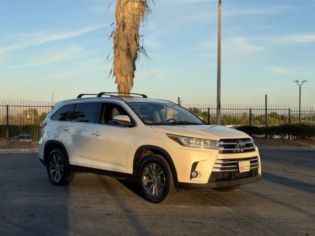 2019 Toyota Highlander - Image 8 of 21