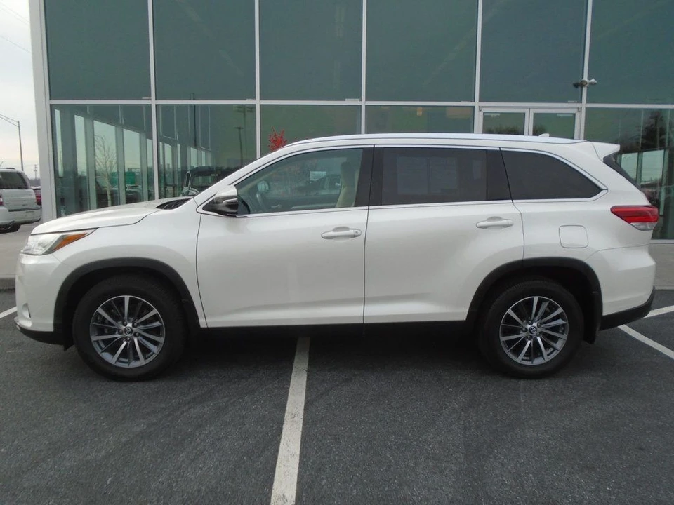 2019 Toyota Highlander - Image 7 of 12