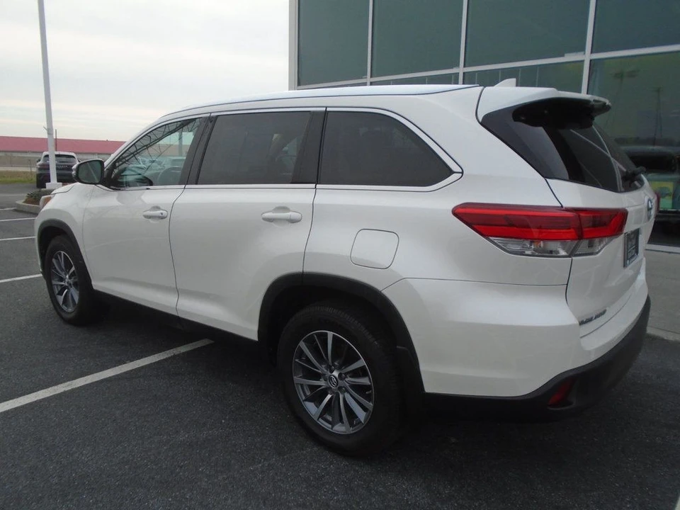 2019 Toyota Highlander - Image 6 of 12