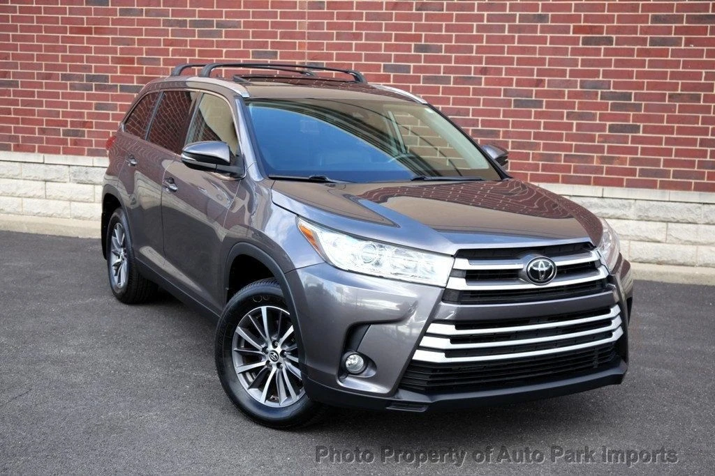 2019 Toyota Highlander - Image 8 of 12