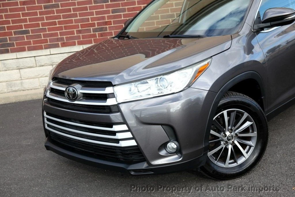 2019 Toyota Highlander - Image 4 of 12