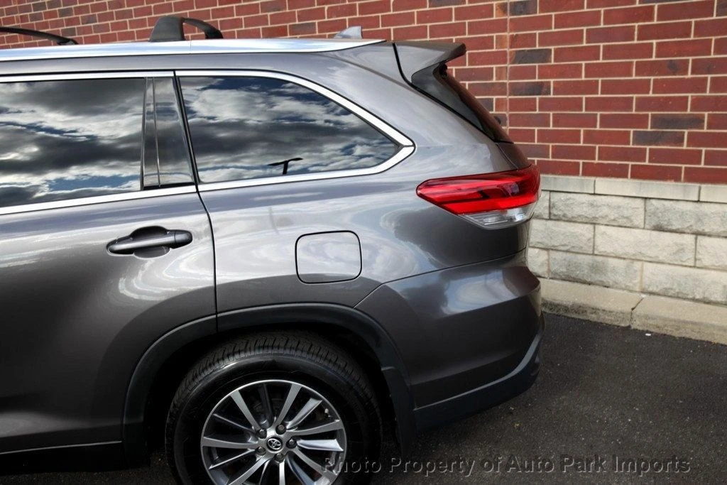 2019 Toyota Highlander - Image 7 of 12