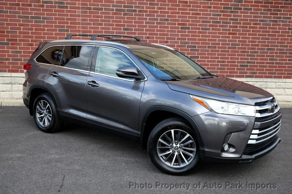 2019 Toyota Highlander - Image 10 of 12