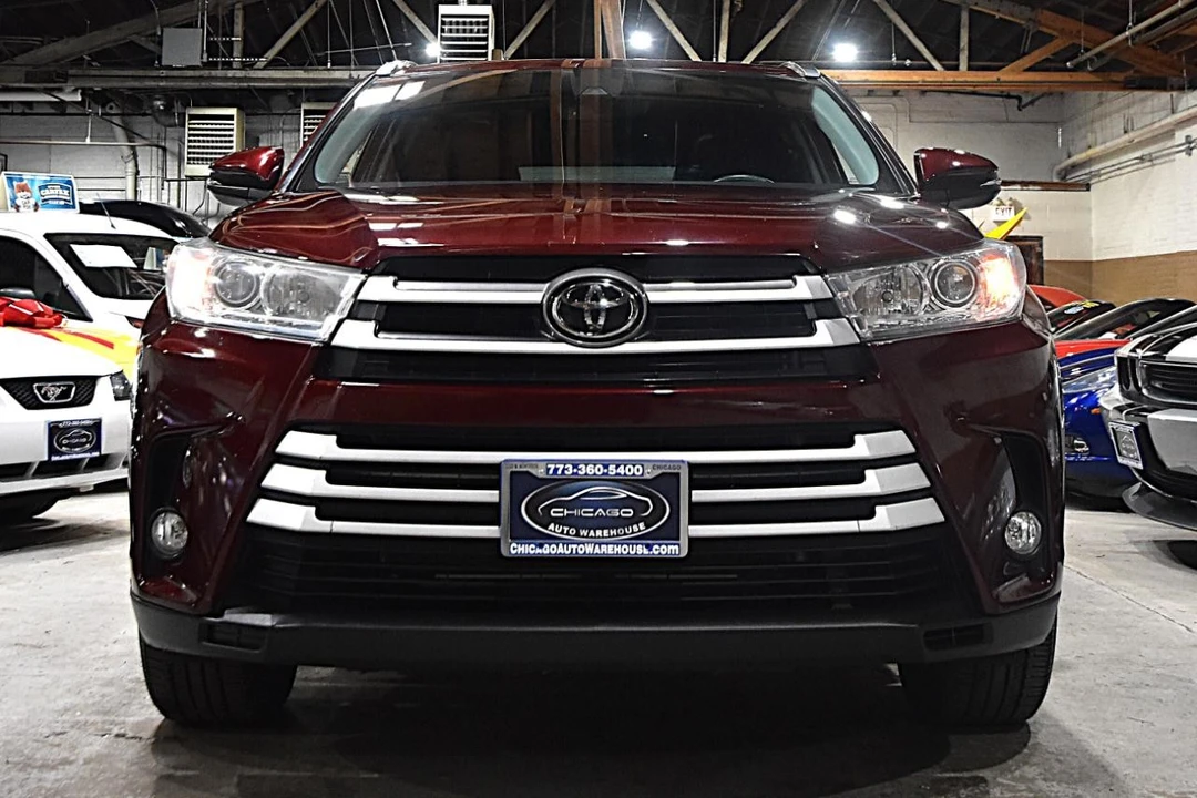 2019 Toyota Highlander - Image 2 of 31