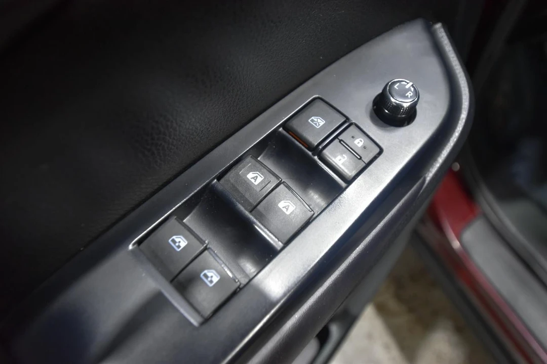 2019 Toyota Highlander - Image 11 of 31