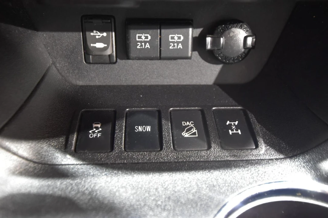 2019 Toyota Highlander - Image 29 of 31