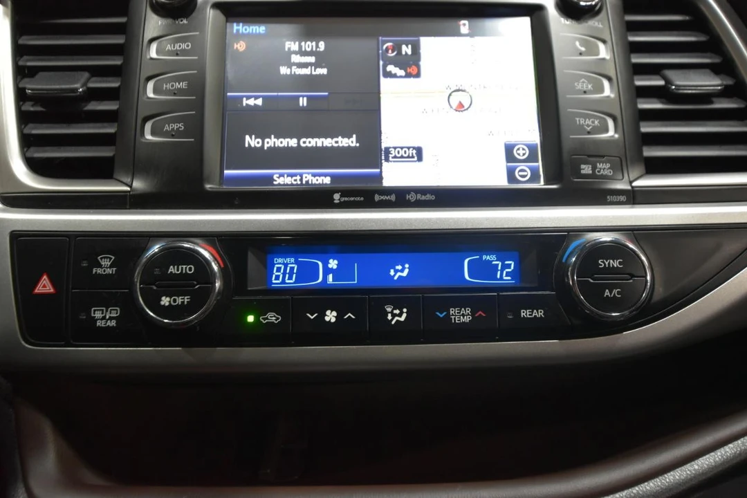 2019 Toyota Highlander - Image 27 of 31