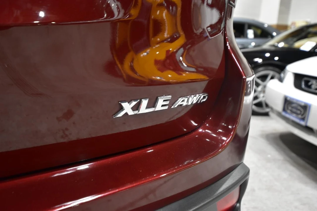 2019 Toyota Highlander - Image 7 of 31