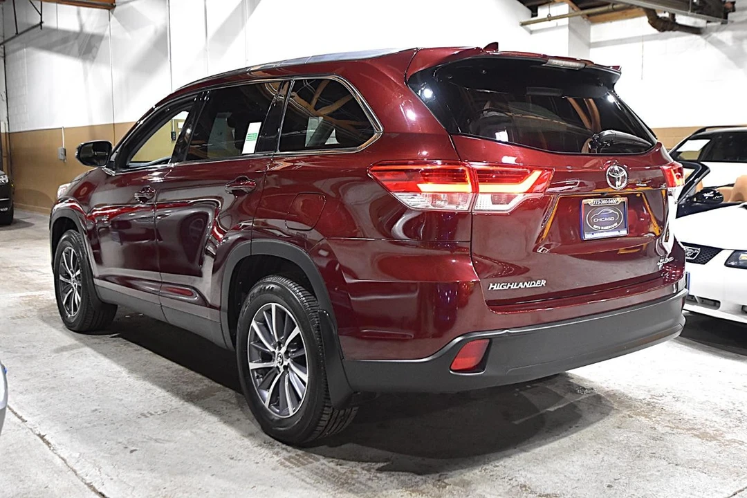 2019 Toyota Highlander - Image 8 of 31