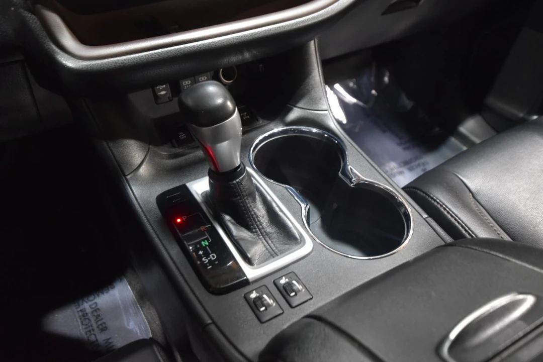 2019 Toyota Highlander - Image 28 of 31