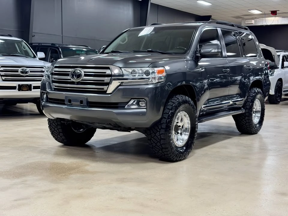 2019 Toyota J200 Land Cruiser - Image 2 of 20