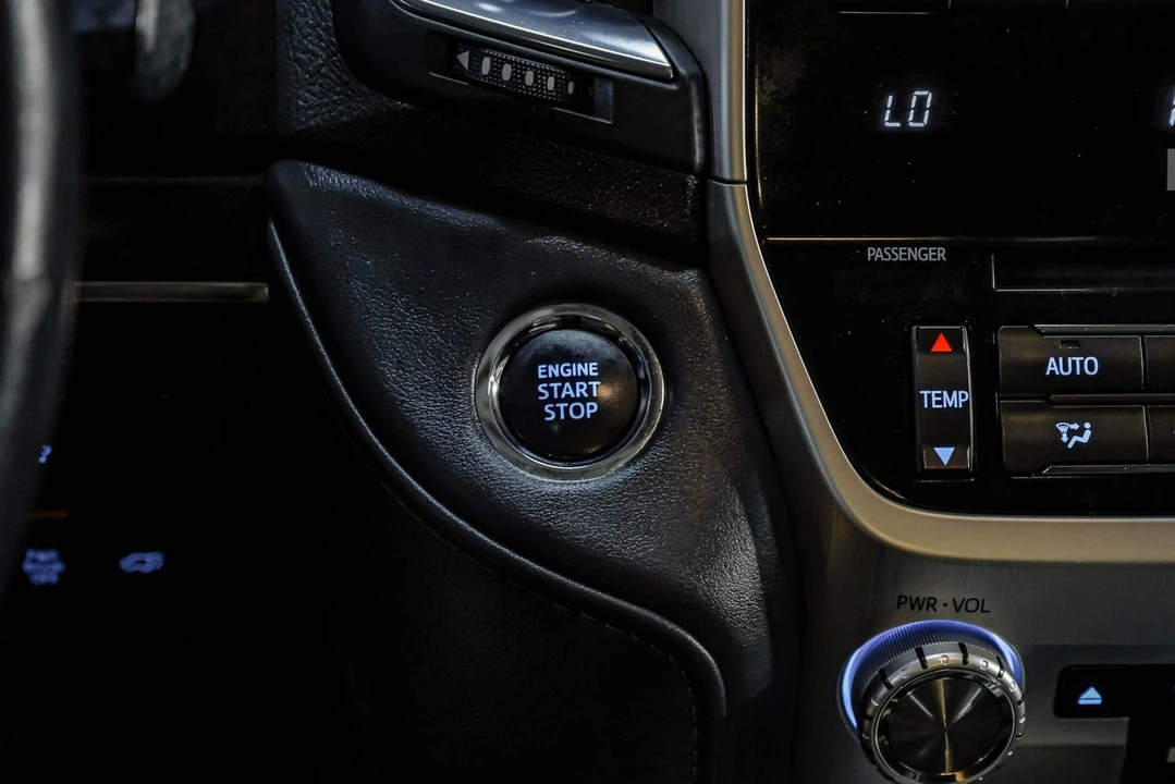 2019 Toyota J200 Land Cruiser - Image 28 of 31