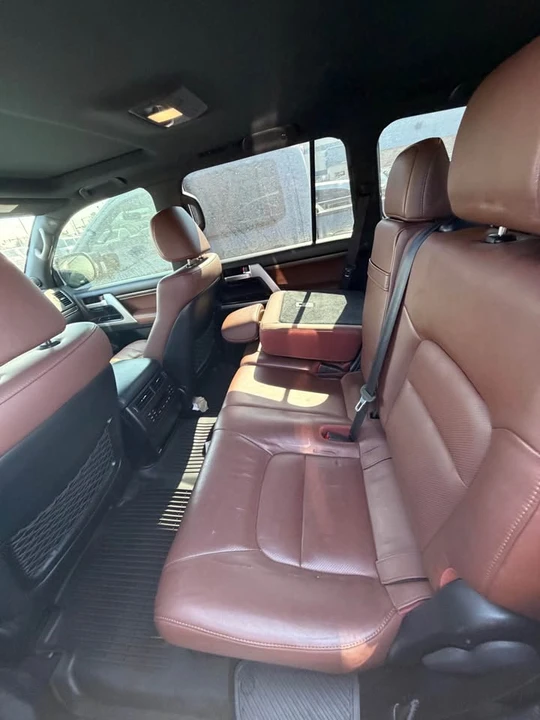 2019 Toyota J200 Land Cruiser - Image 8 of 9