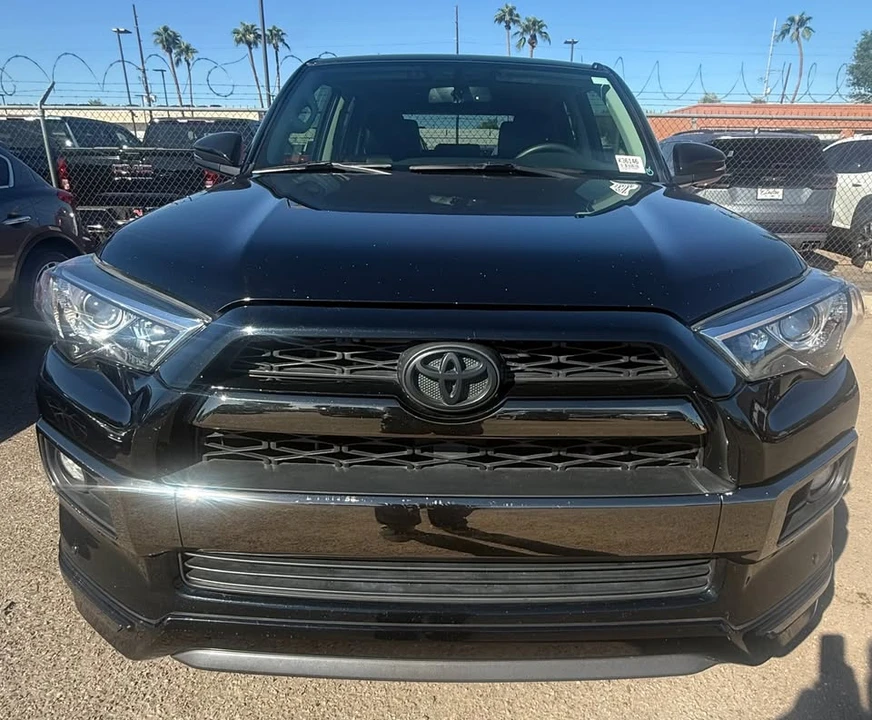2019 Toyota Highlander - Image 2 of 10