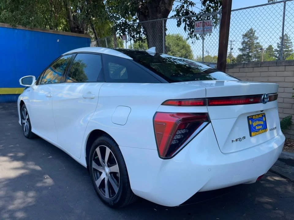 2019 Toyota Mirai - Image 16 of 20