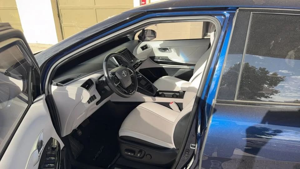 2019 Toyota Mirai - Image 12 of 16