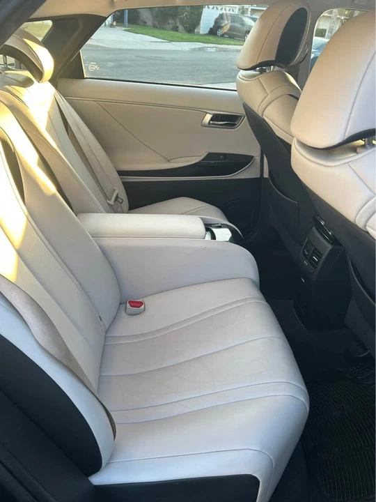 2019 Toyota Mirai - Image 9 of 14